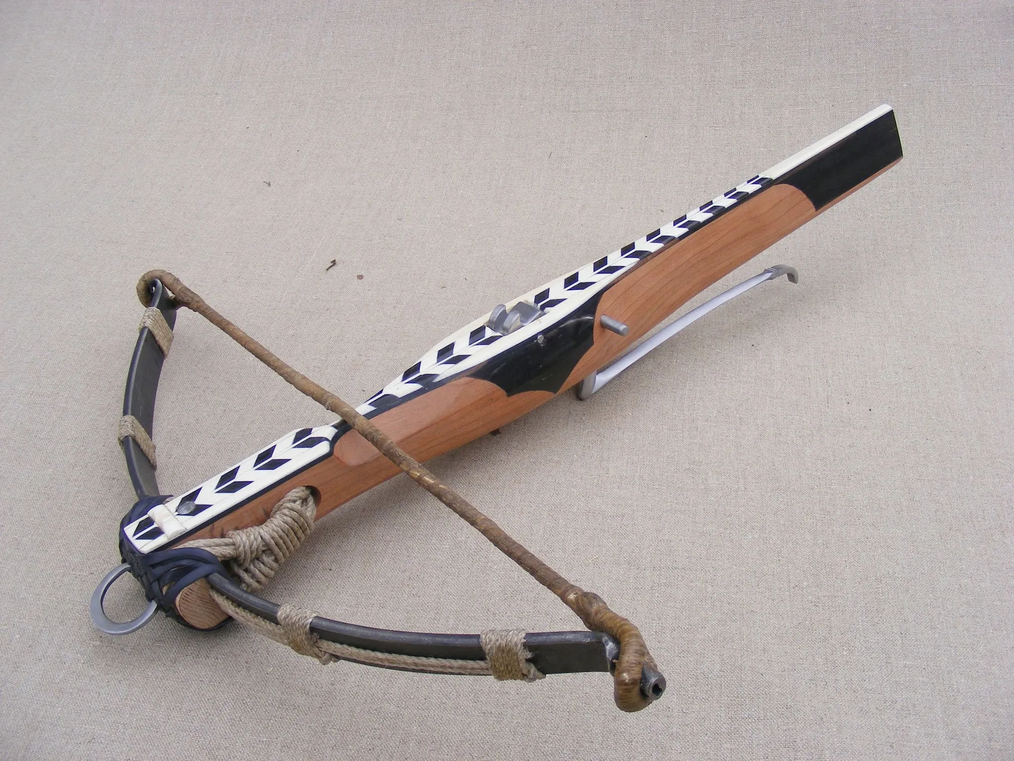 15thC medieval hunting crossbow