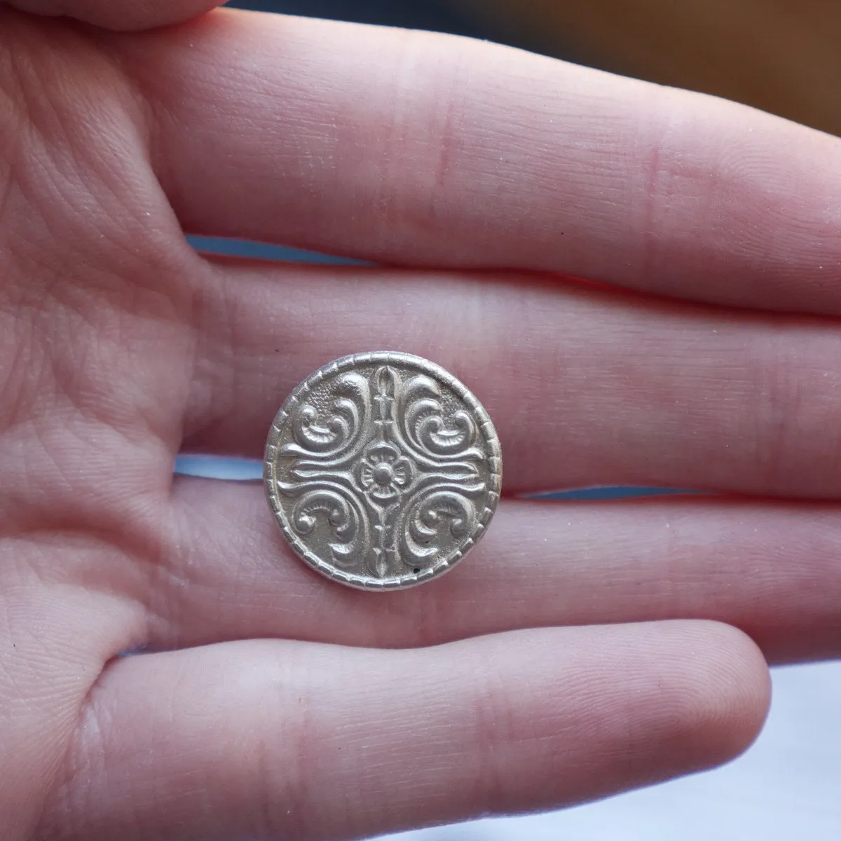 3/4" Four Flourish Button