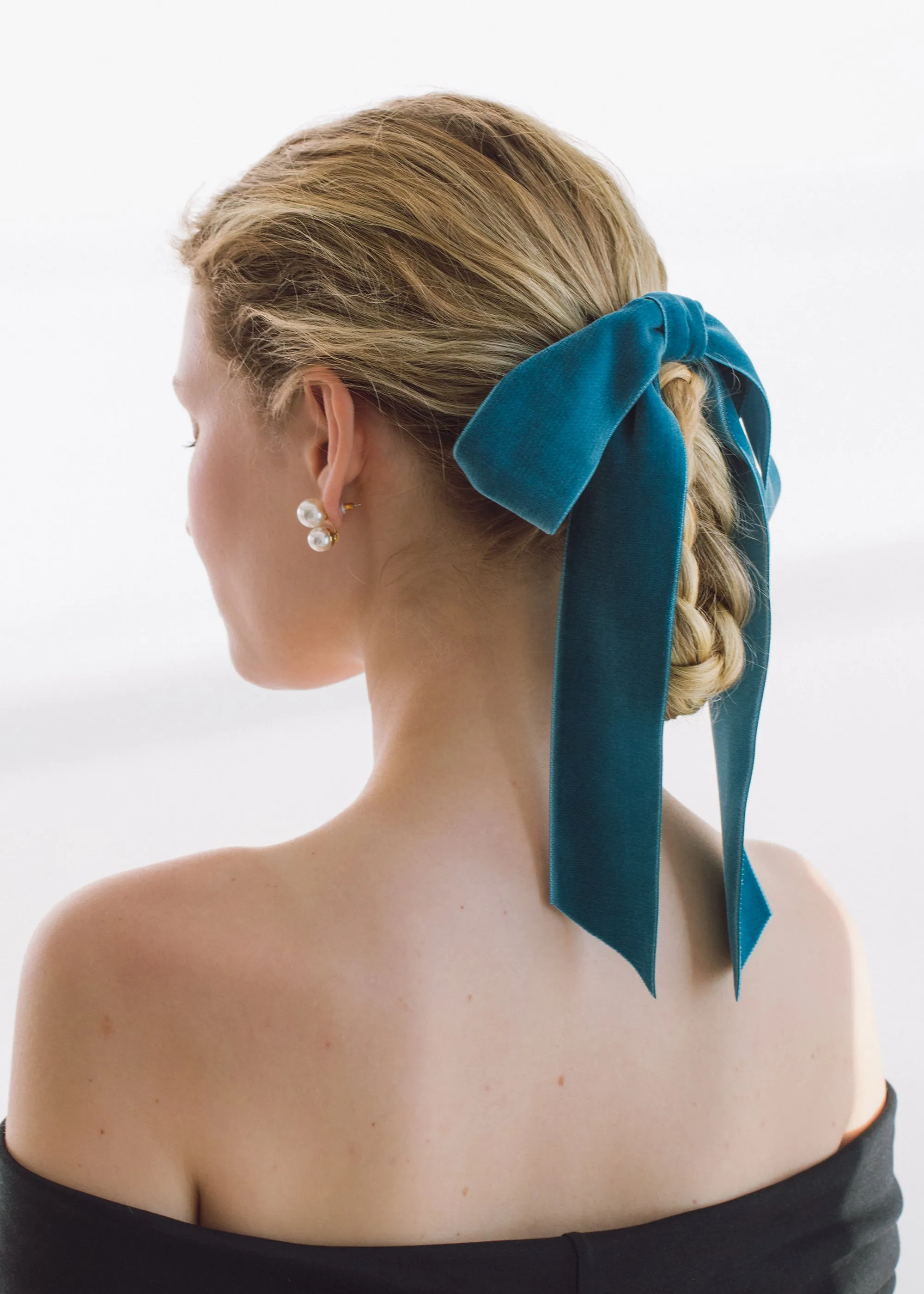 Adley Velvet Bow Barrette -- Azul