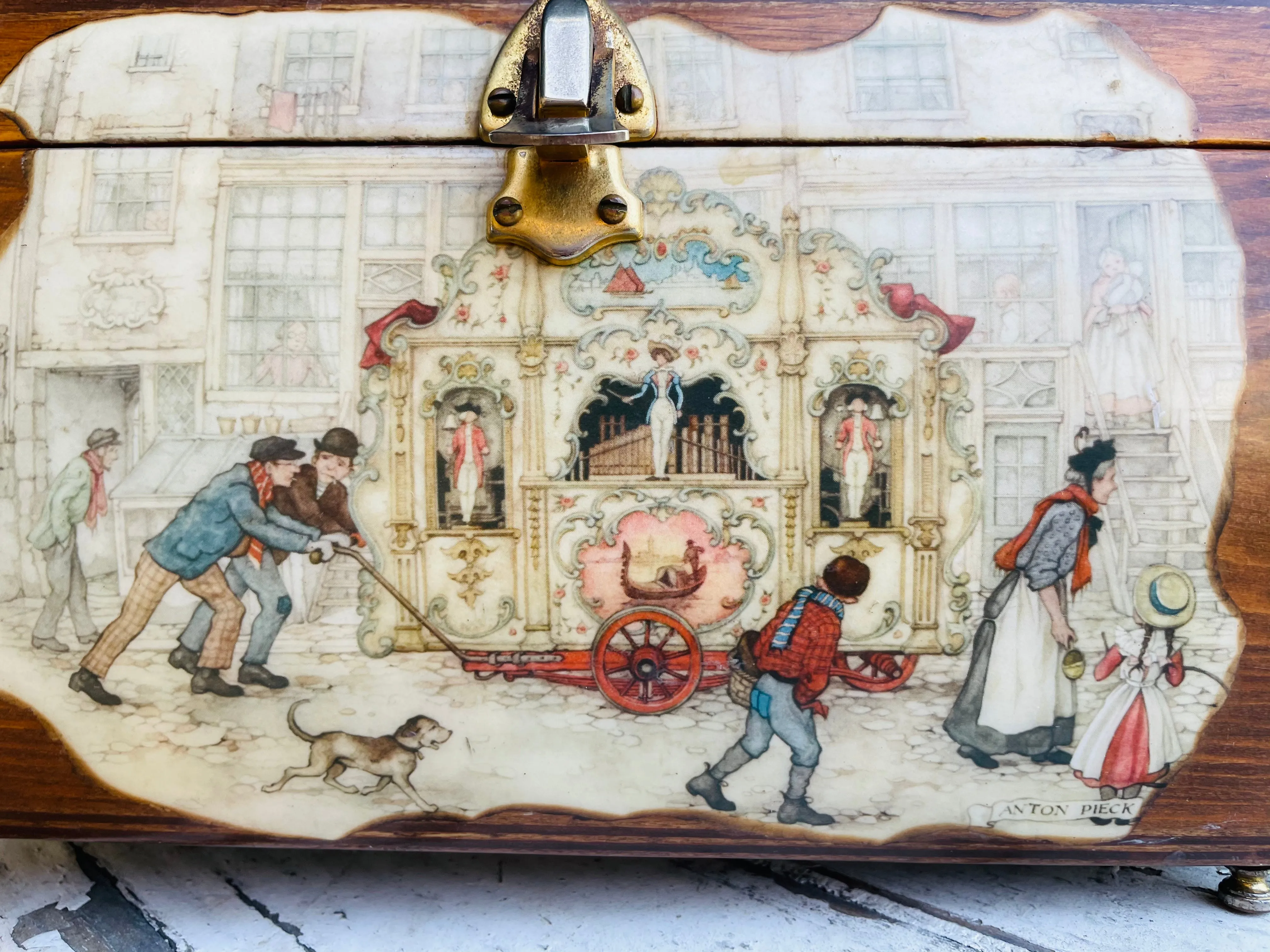 Anton Pieck Wood Decoupage Horse & Carriage Lucite Handle Lined Box Trunk Purse