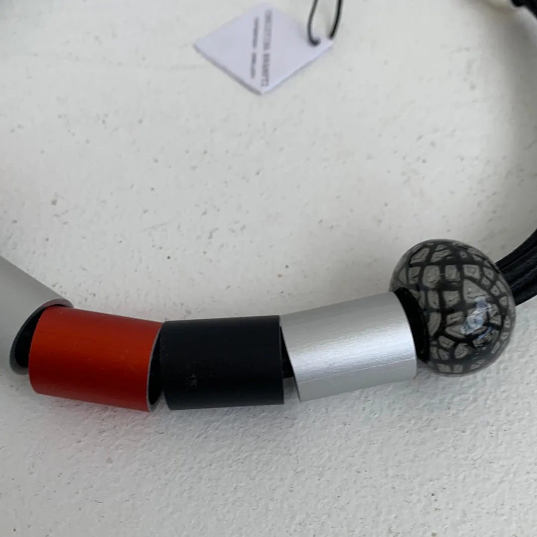 CB135 - Big Bead Necklace in Red/Black