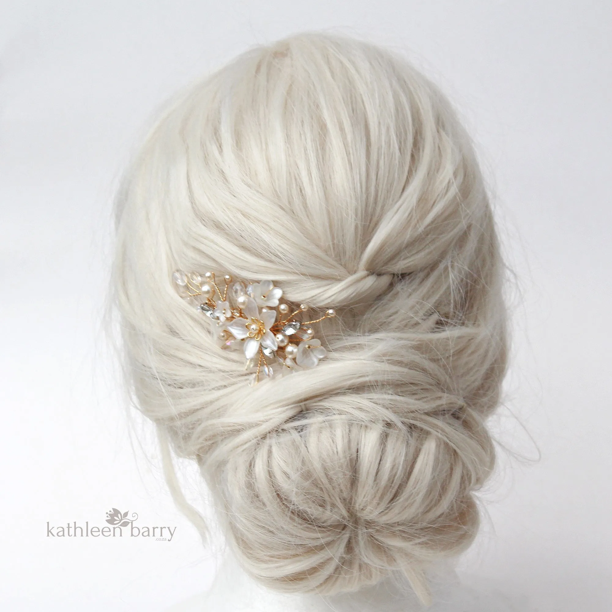 Dainty Monica comb , Gold, silver or rose gold - three pearl color options