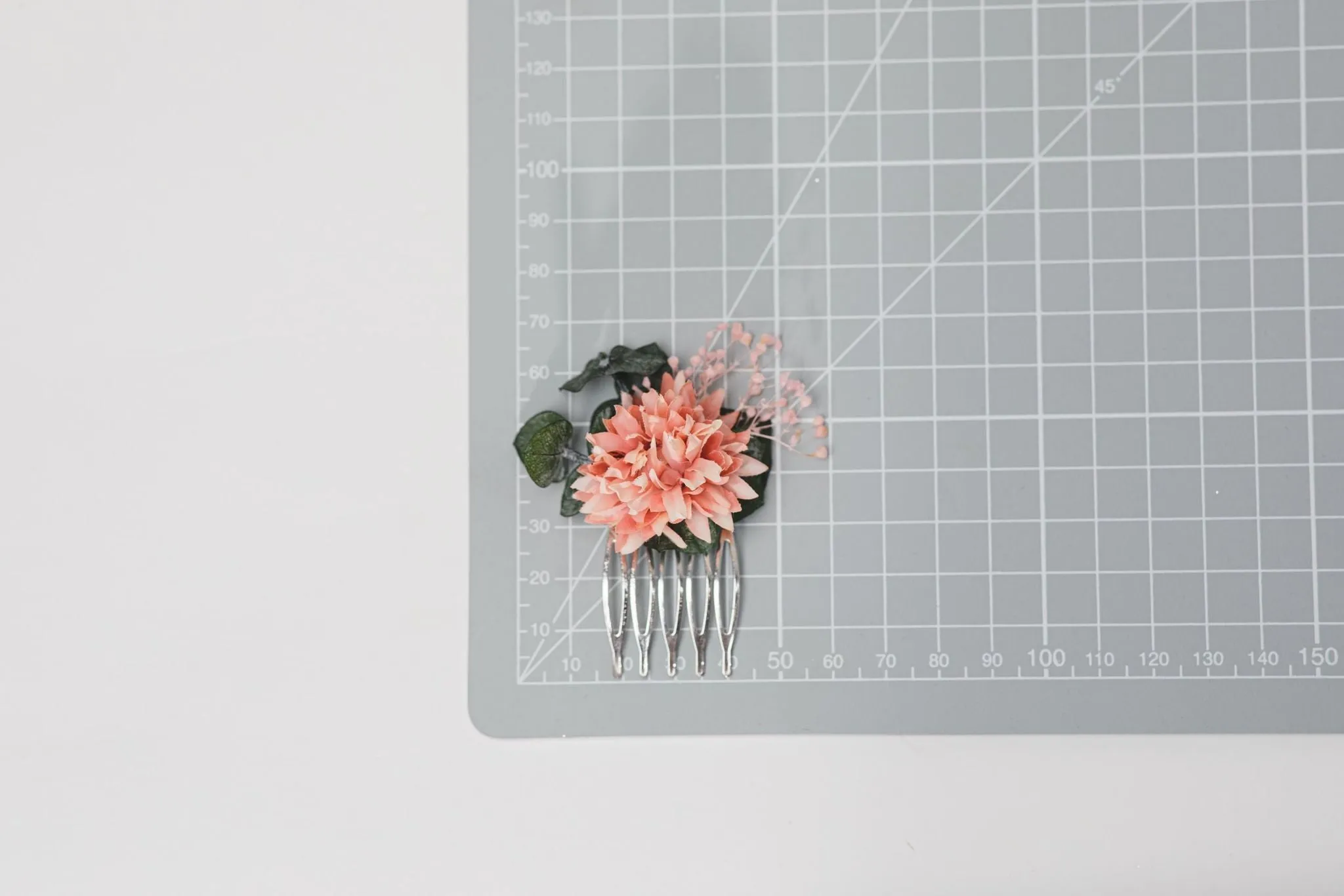Peach and green mini flower comb Peach wedding Flower hair comb for bride Bridesmaid gift Apricot wedding 2021 Magaela Small bridesmaid comb