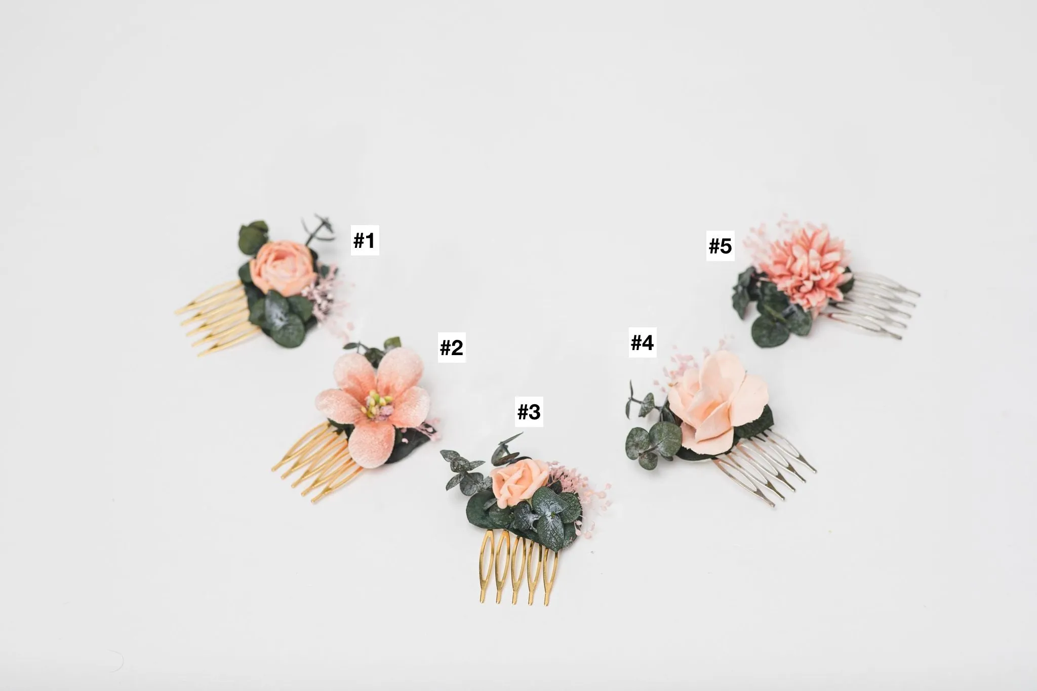 Peach and green mini flower comb Peach wedding Flower hair comb for bride Bridesmaid gift Apricot wedding 2021 Magaela Small bridesmaid comb