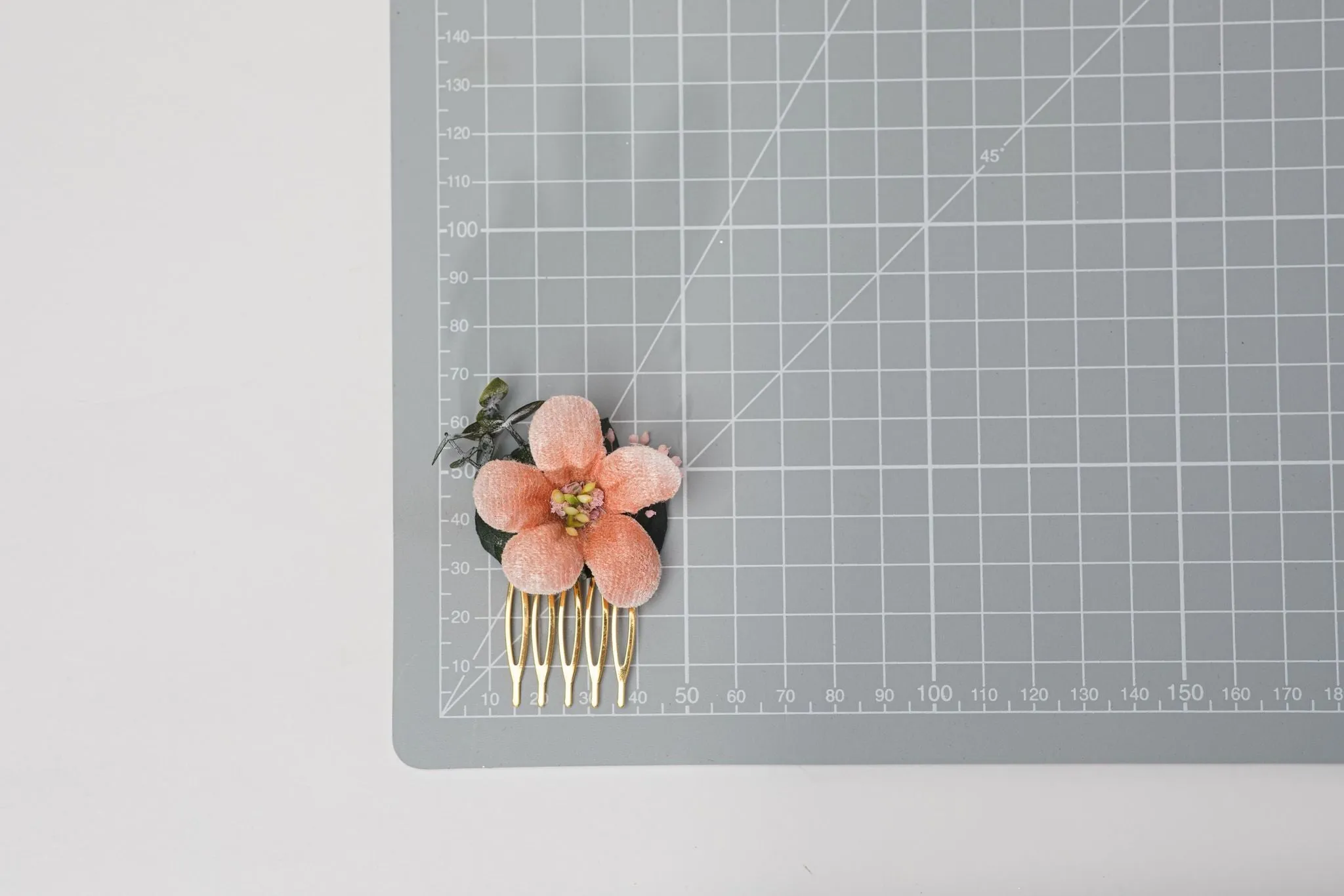 Peach and green mini flower comb Peach wedding Flower hair comb for bride Bridesmaid gift Apricot wedding 2021 Magaela Small bridesmaid comb