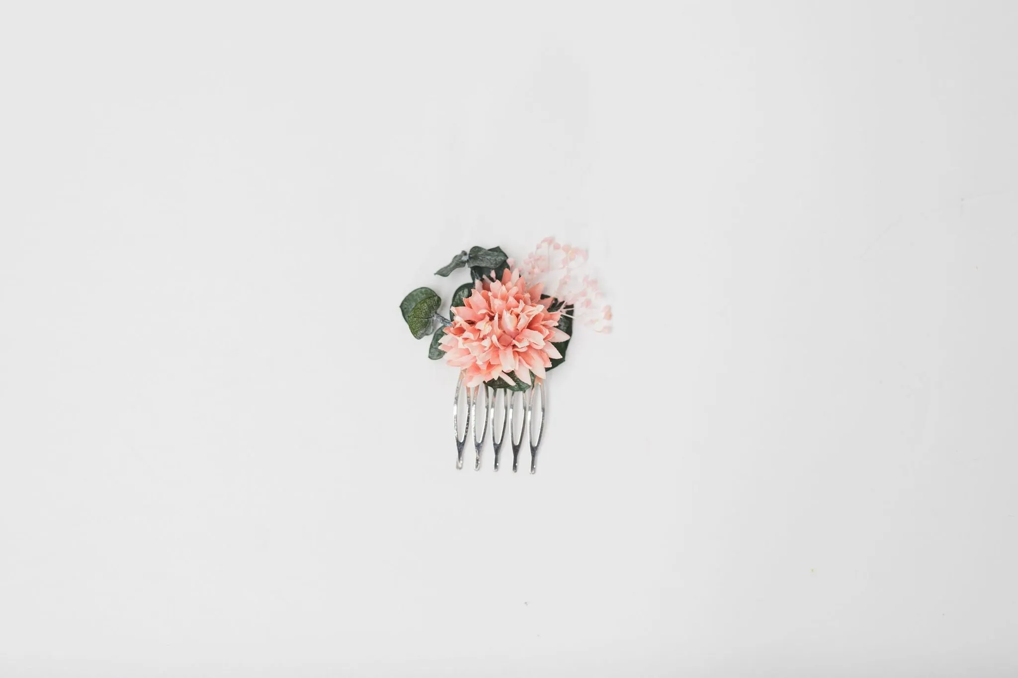 Peach and green mini flower comb Peach wedding Flower hair comb for bride Bridesmaid gift Apricot wedding 2021 Magaela Small bridesmaid comb