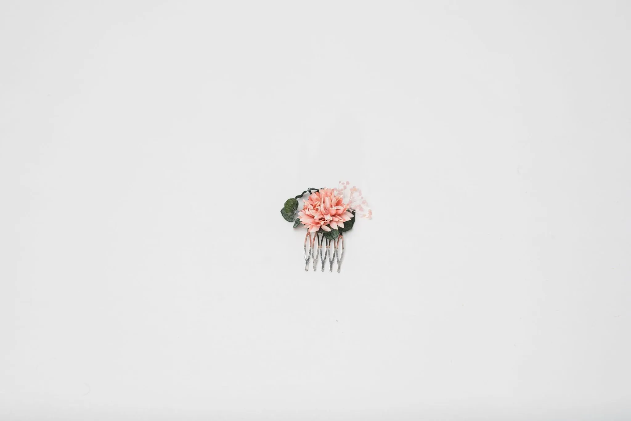 Peach and green mini flower comb Peach wedding Flower hair comb for bride Bridesmaid gift Apricot wedding 2021 Magaela Small bridesmaid comb