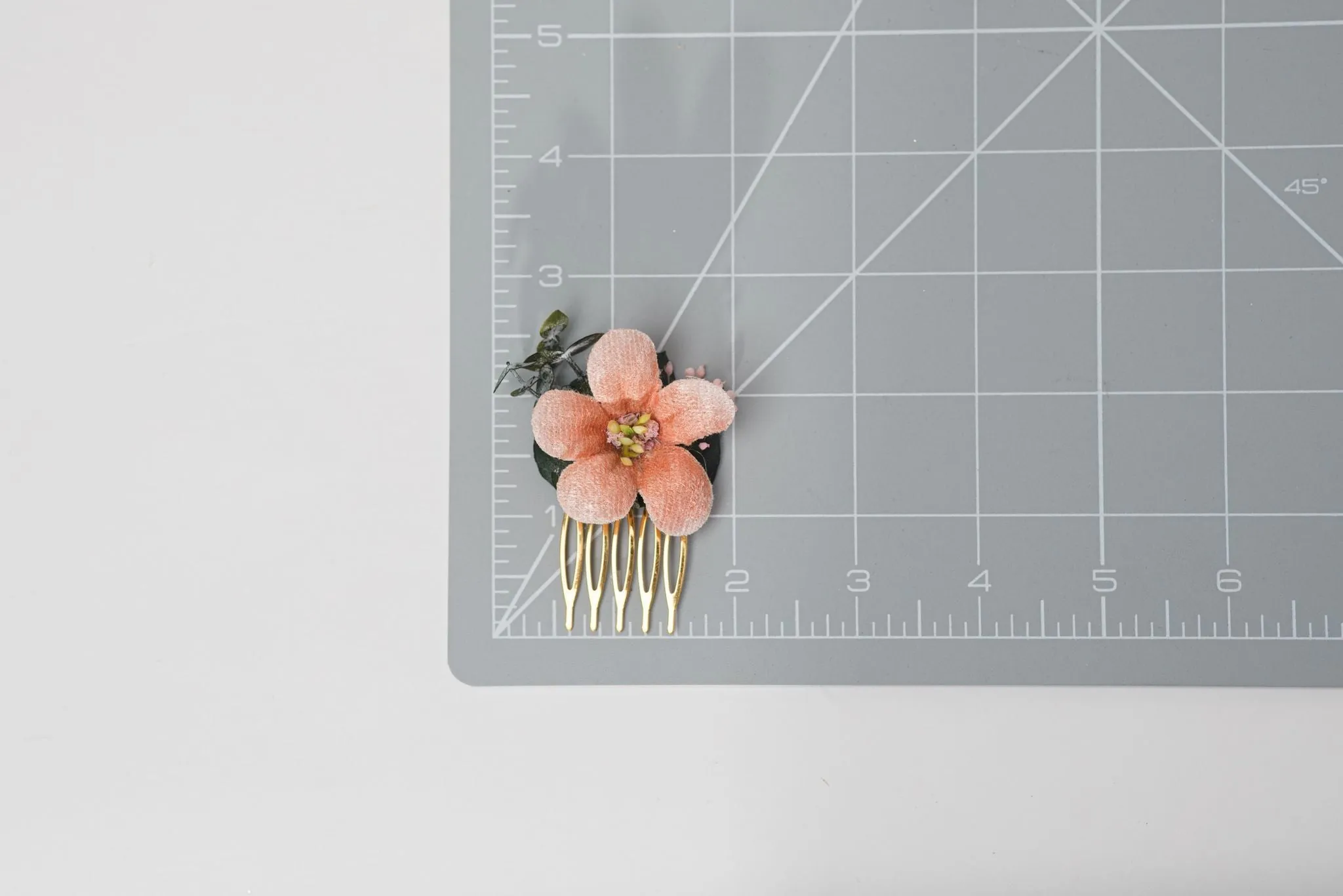 Peach and green mini flower comb Peach wedding Flower hair comb for bride Bridesmaid gift Apricot wedding 2021 Magaela Small bridesmaid comb