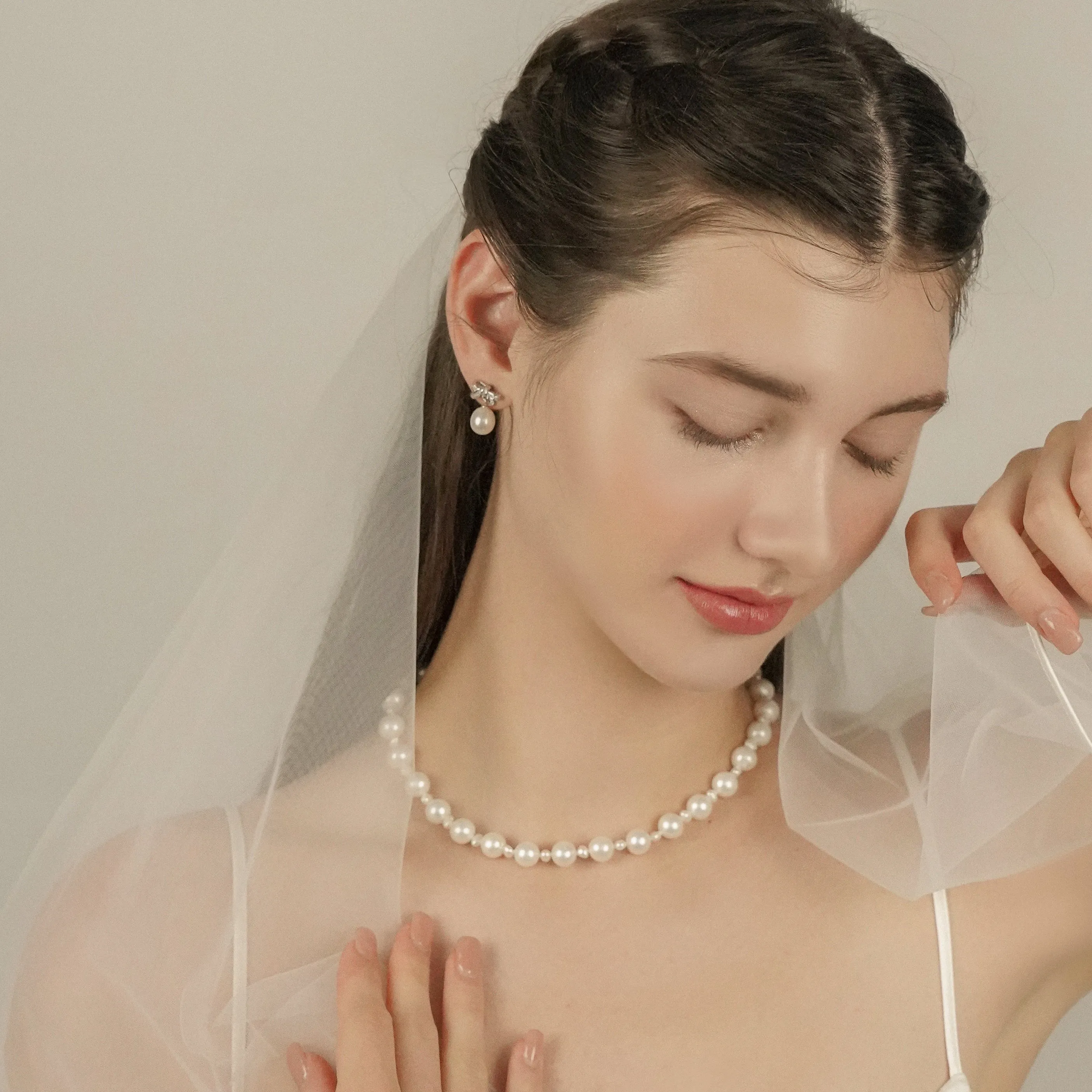 SPARKLING BOW WITH PEARL EARRINGS