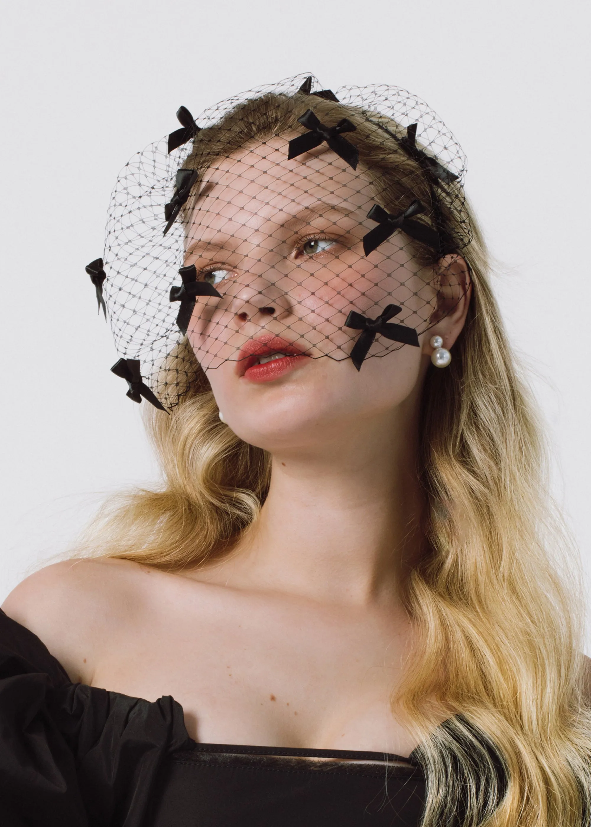 Teri Voilette -- Black