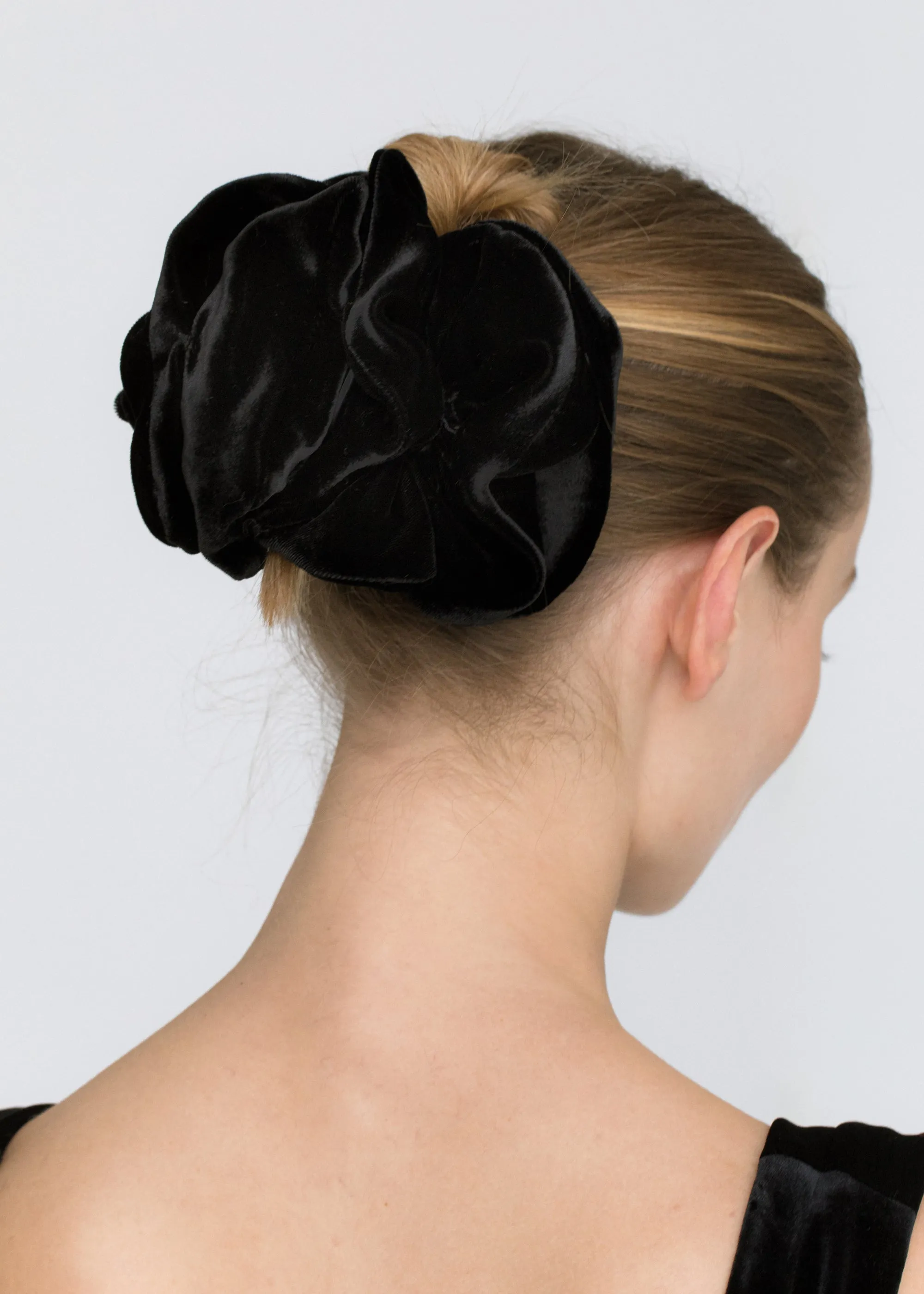 Velvet Marion Jaw Clip -- Black