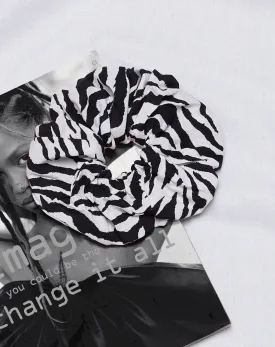 XL Scrunchie in 90's Zebra